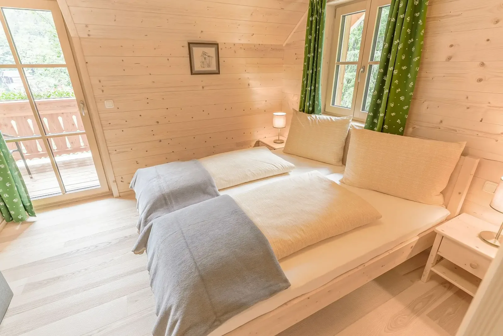 Schlafzimmer mit Seeblick